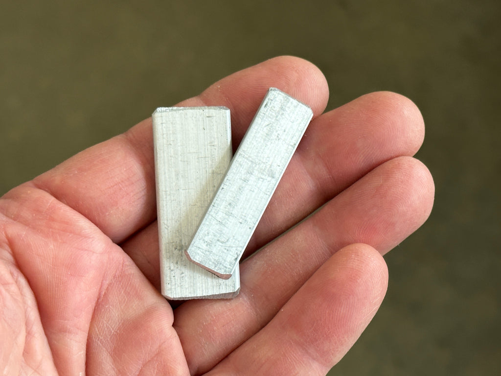 Small aircraft aluminum bars are sewn into the Standard Model which provide the bite for the jaws.