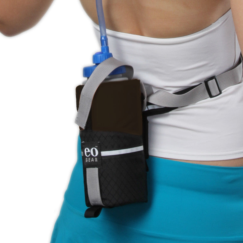 This belt is designed to hold the 0.7 bottle pouch (Pouch not included)