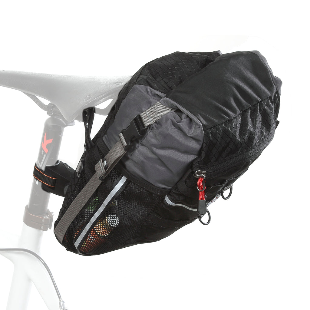 Outdated photo: this bag now uses a Velcro seatpost style attachment, just like the 10.0 bag.