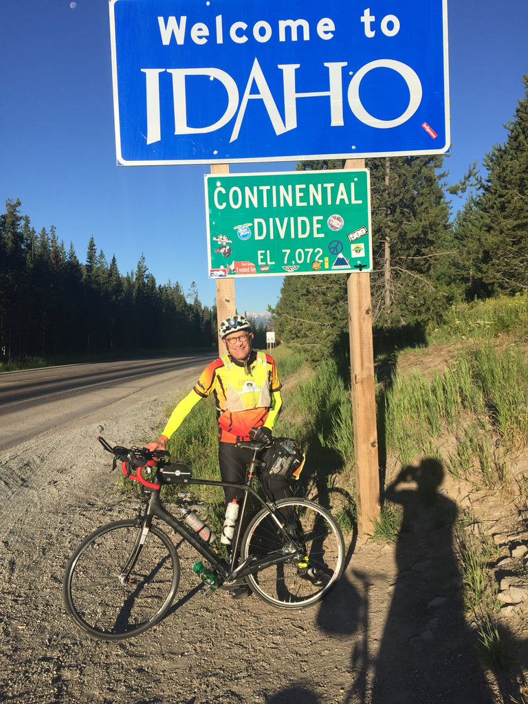 Richard trying out the bag during a 1000K brevet in 2017, near Yellowstone Natl Park.