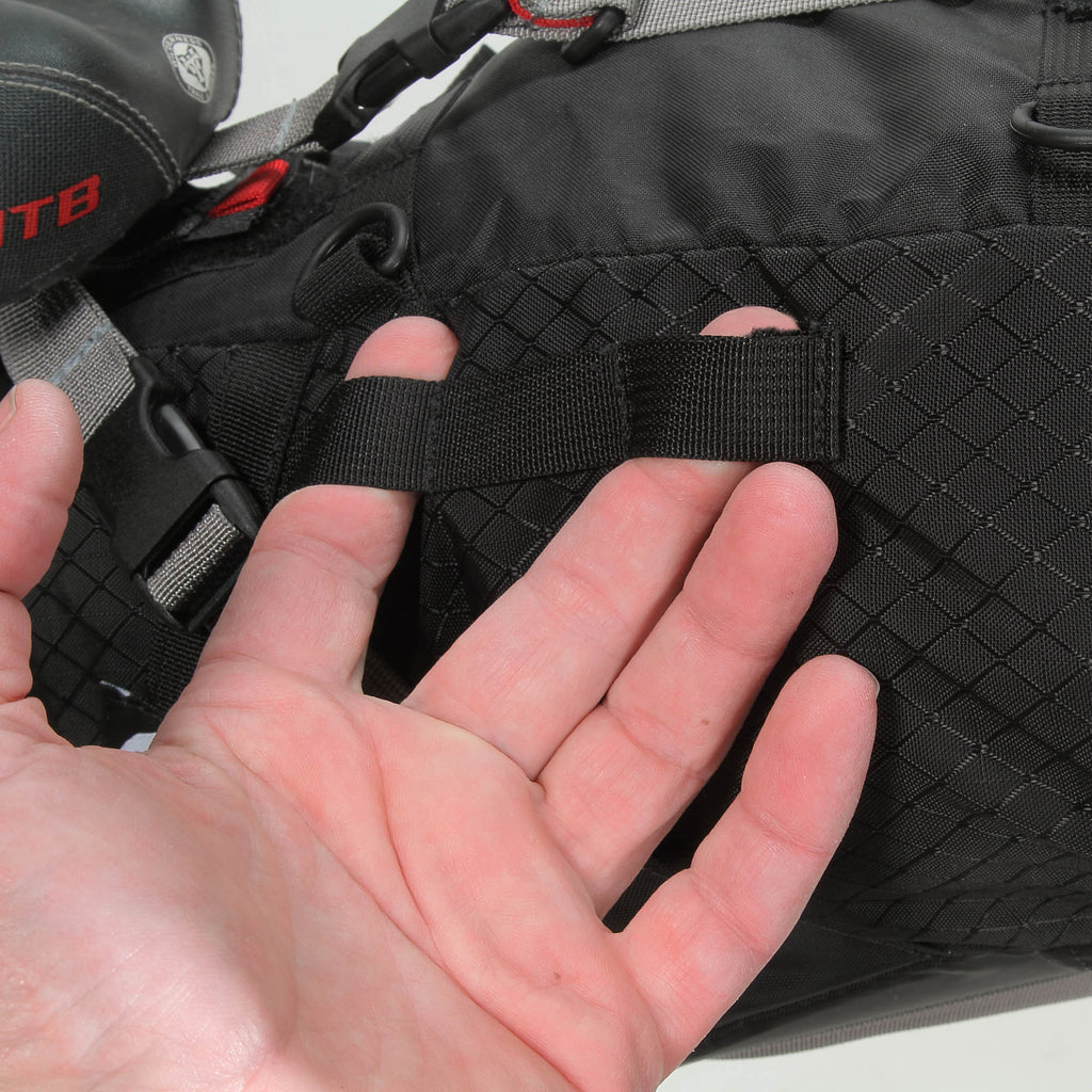 Webbing slots for accepting eoGEAR pouches with Dual Tab System (DTS).