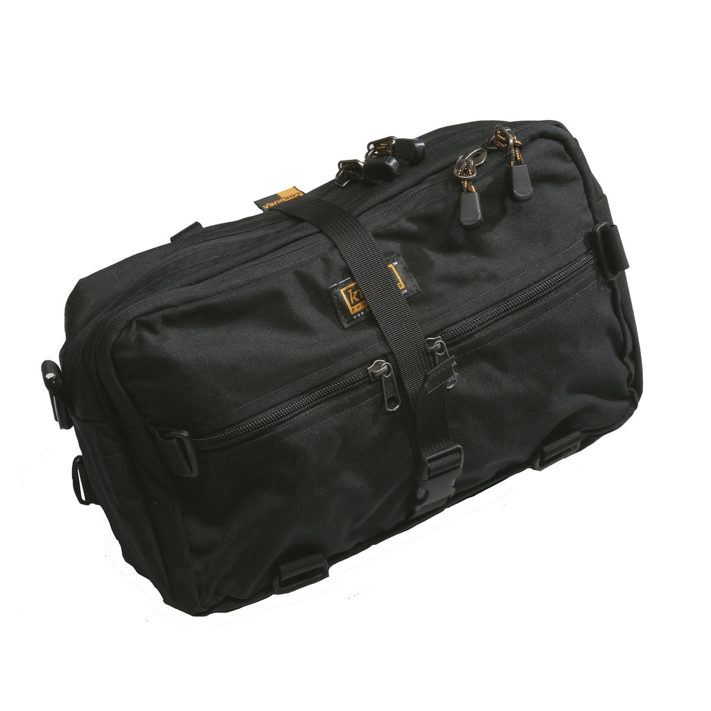 Front View of the bare-bones bag (not belt attached).